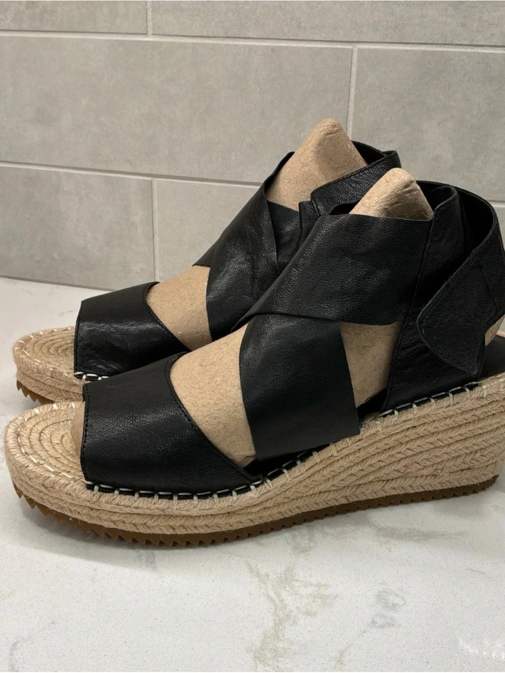 Eileen Fisher Willow Tumbled Leather Wedge Espadrille Black Crisscross Size 9.5